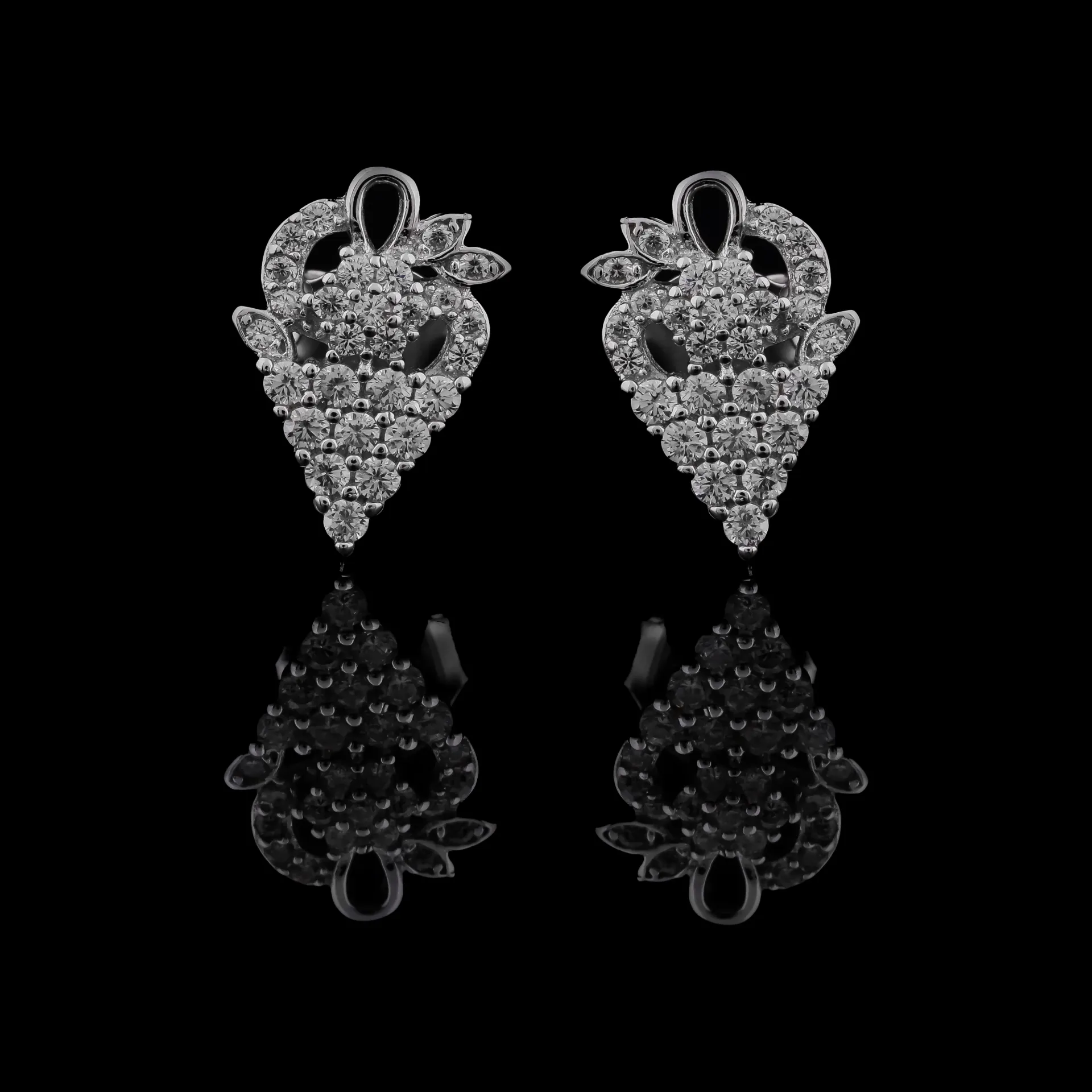 ARIA BLOOM STUD EARRINGS