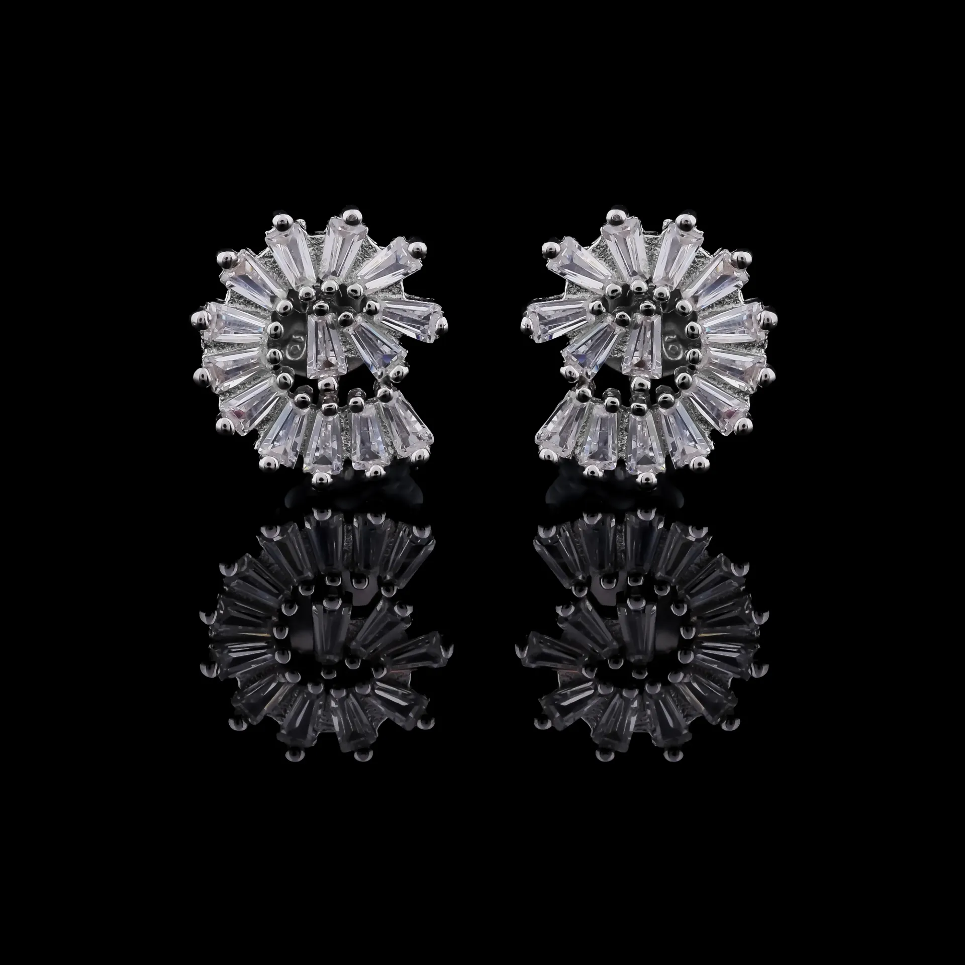 SOLARA RADIANT STUD EARRINGS