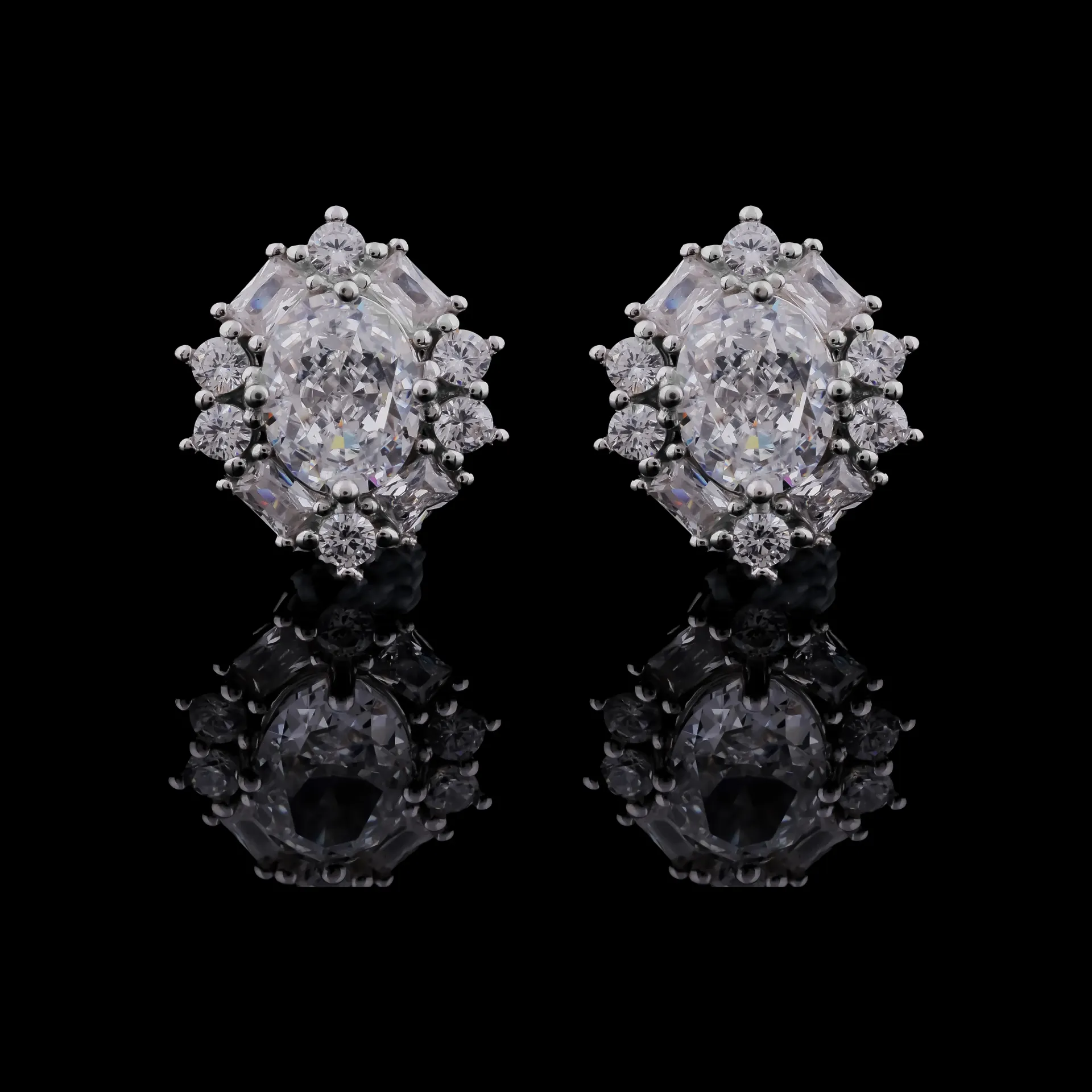 AURORA OVAL STUD EARRINGS