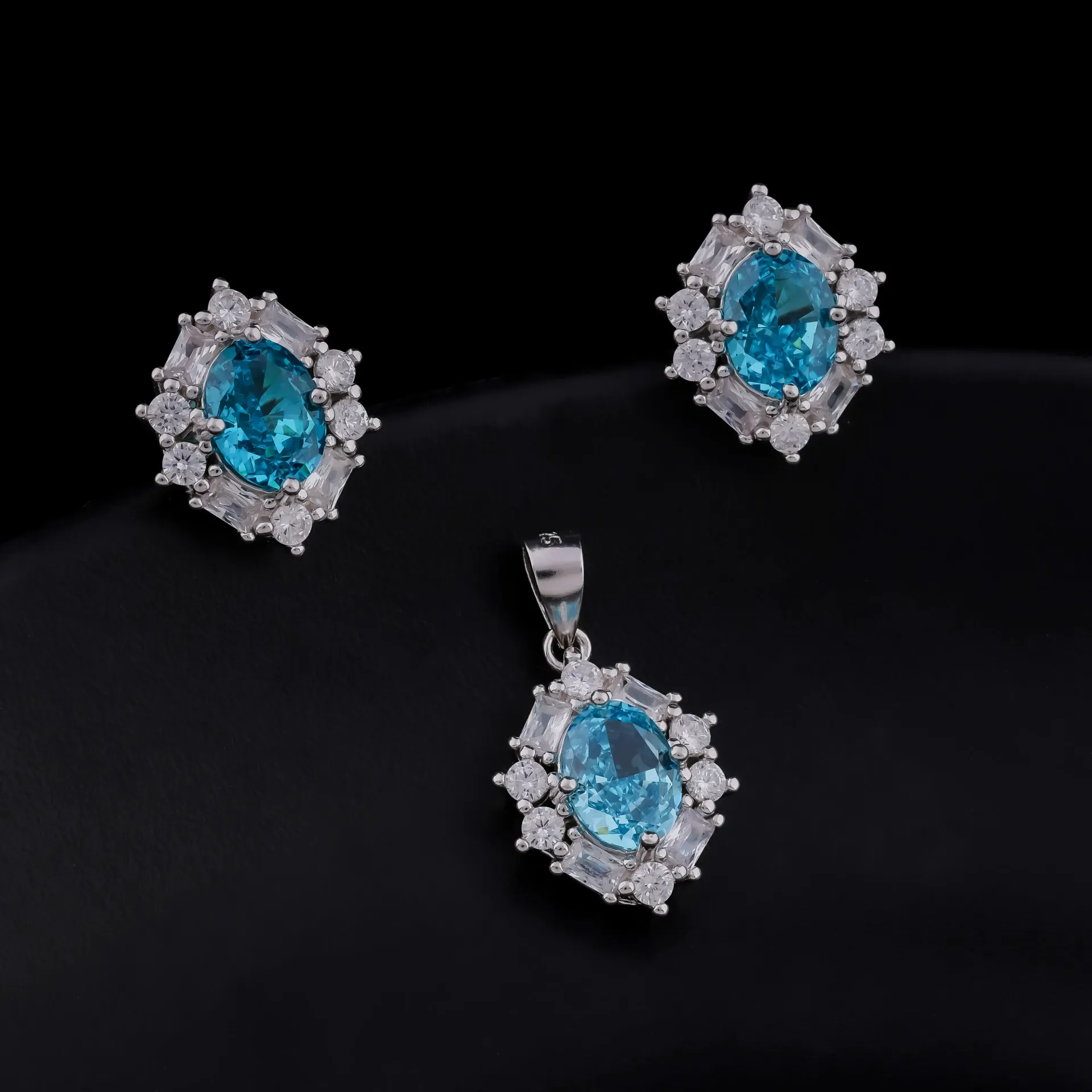 AZURE ELEGANCE PENDANT SET