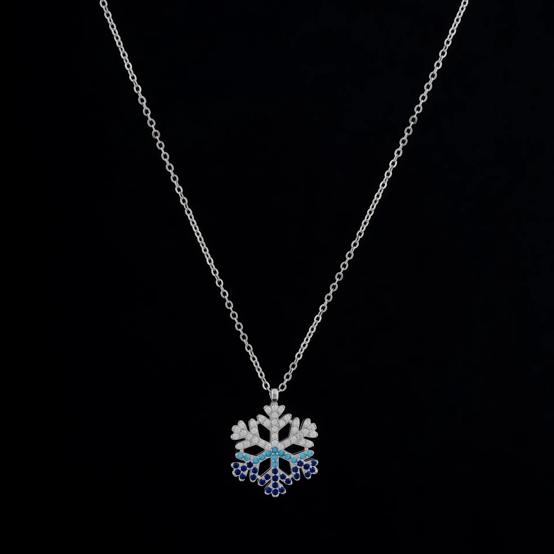 FROST RADIANCE CHAIN PENDANT