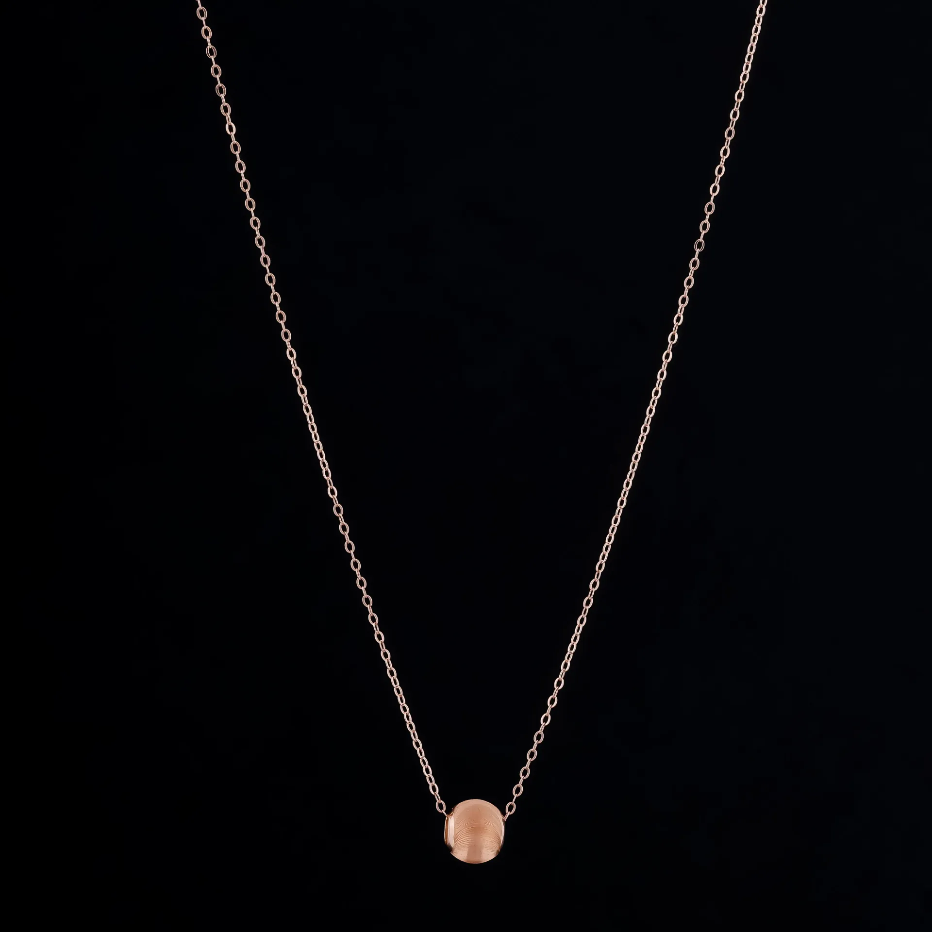 ETHEREAL GLOW NECKLACE