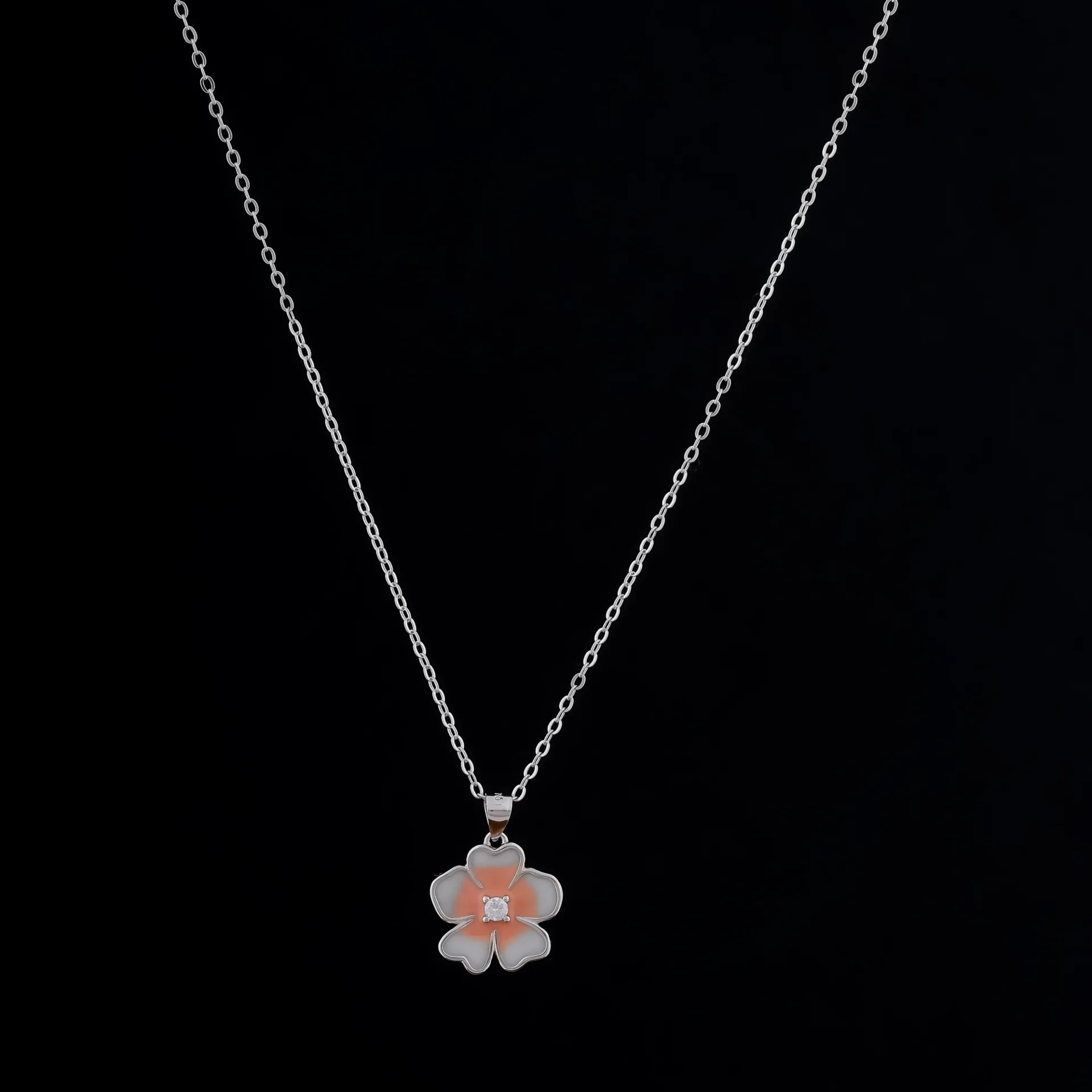 BLUSH BLOOM CHAIN PENDANT