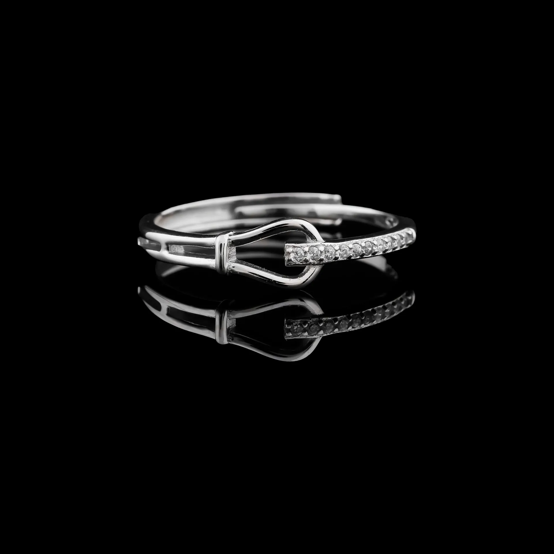 ETERNA LOOP ADJUSTABLE RING